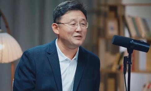 孙继海的一条采访火了!48岁的孙继海目前主要的精力是做“海选未来”,据他介绍,