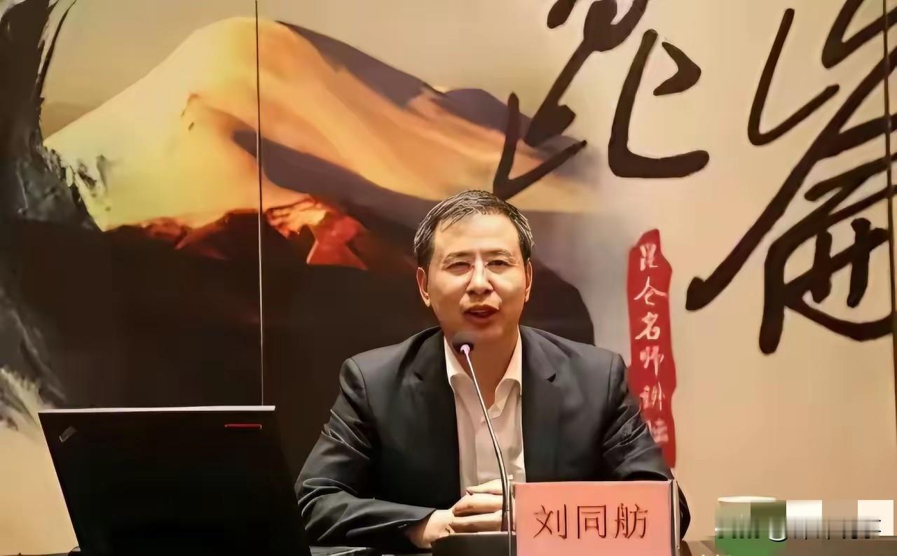 闵超这事我看透了，浙大这波操作表面合规但确实让人心里咯噔一下。26岁博导的争