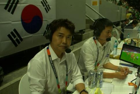 韩国队打平就能出线，结果却0-1输给了南非，全队上下直接崩溃了。比赛一结束，孙兴
