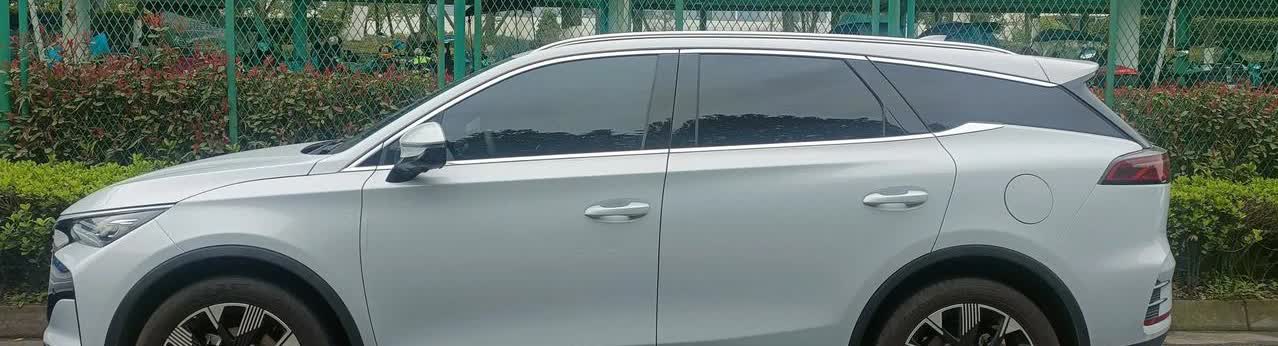 比亚迪唐，7座SUV，让出行多一种方式，多几分闹热！网上很多人都说唐的第三排