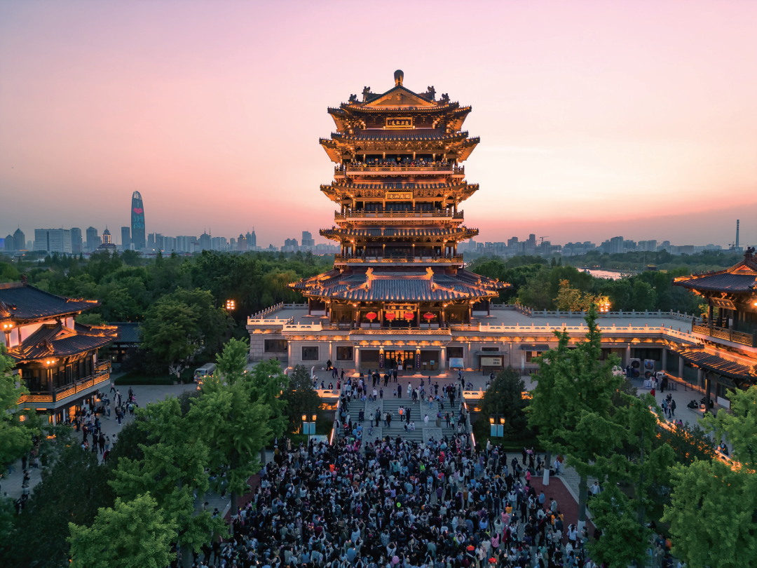 济南排在天津广州南京成都武汉前面了!