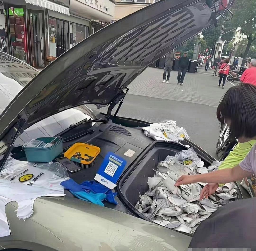 雷军要是看到这一幕，也欣慰了吧，终于有人懂他了