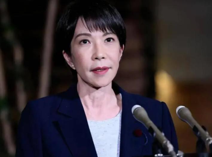 日本半死了，如果仅是中国一家制裁日本，日本可能还剩一口气。但问题是，现在掐住日本