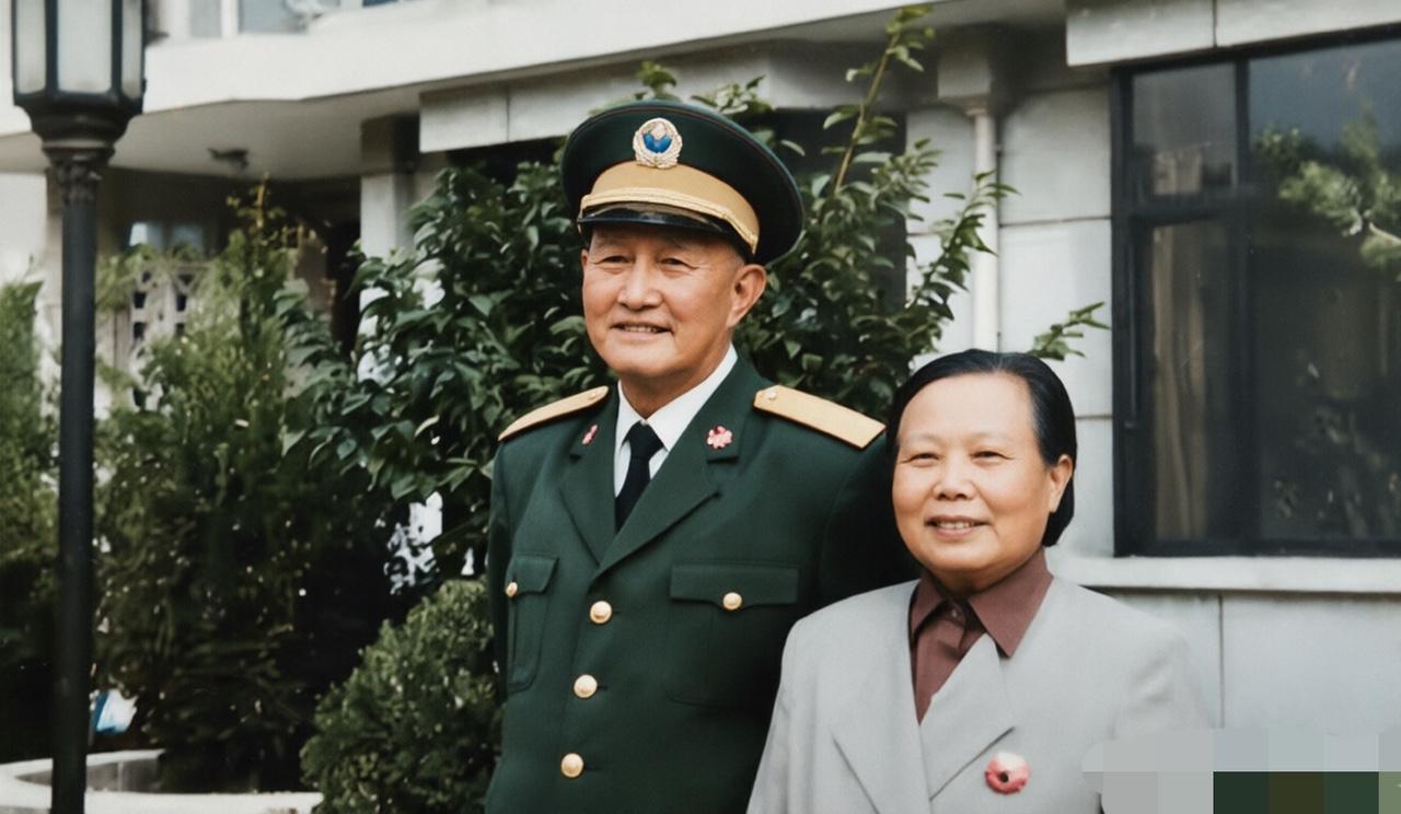 他一生被授予两次上将，享年94岁。妻子是个老红军，享年103岁。他们夫妻育有8个