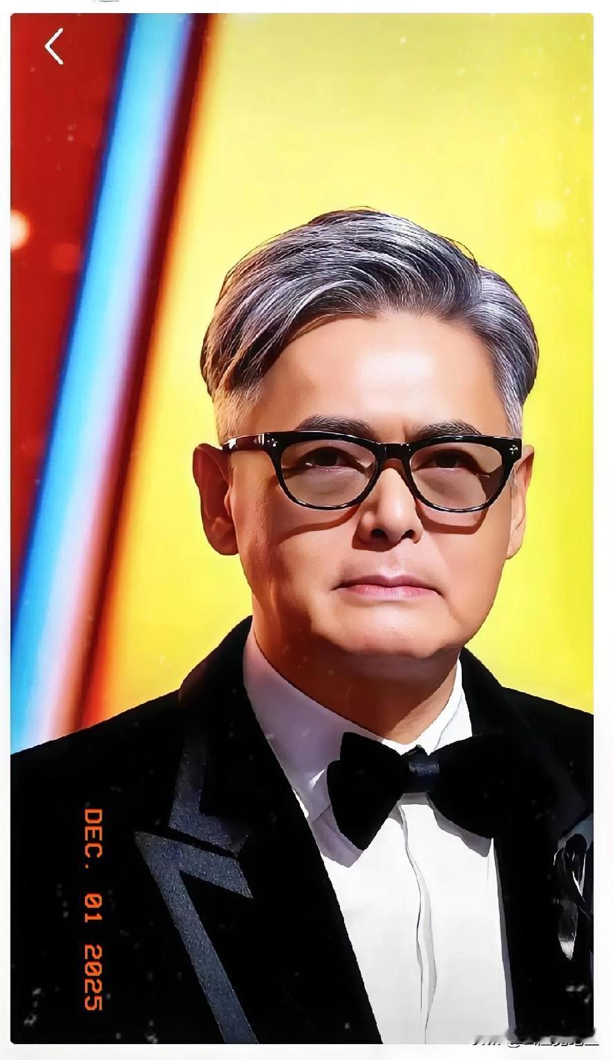 相由心生不是没道理的​看到70岁的周润发站在领奖台上，第一眼我是真没敢认