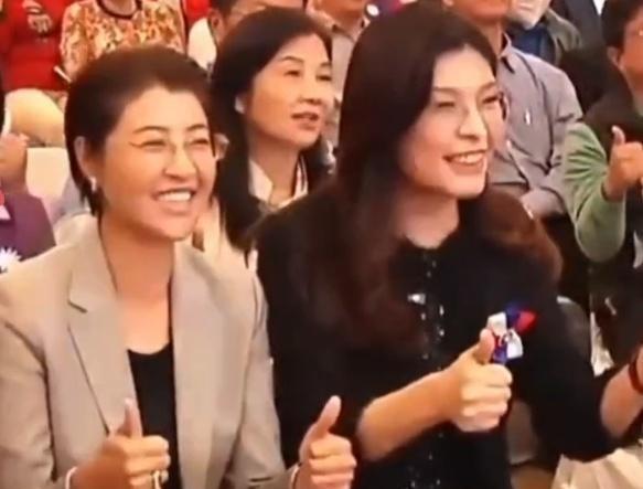 郑丽文与许淑华一同出席活动，许淑华是七零后，年轻漂亮又大方，现任南投县县