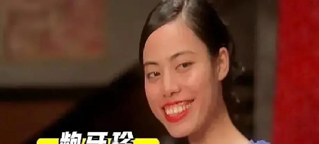 周星驰在《功夫》里撒了个谎。5毛理发，10元房租——这些数字全是假的。