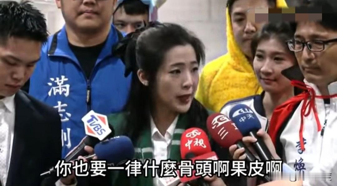 赖清德当局被一场非洲猪瘟集体弄失智跟厨余干上了,卓荣泰号召民众把厨余全吃掉,骨渣
