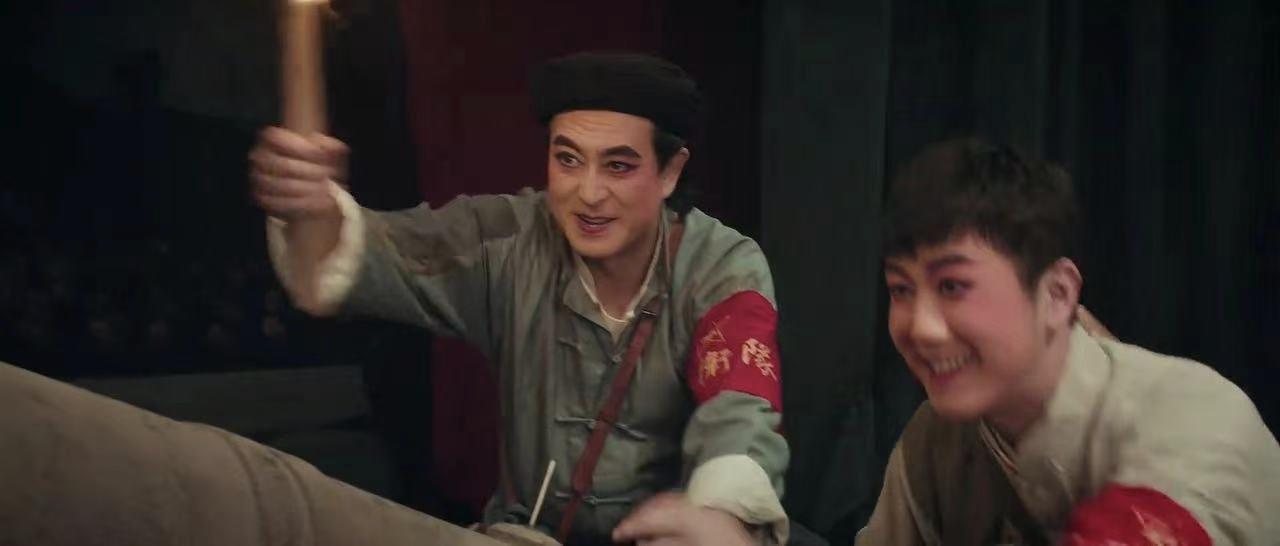 《主角》里面张嘉益演的这个舅舅，真的有点郭京飞在《老舅》里面的感觉了。也是一