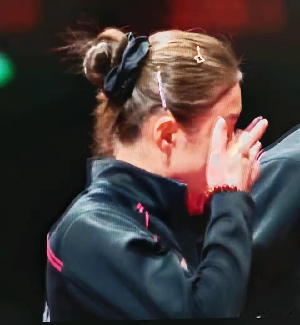 大梦遭遇满场倒彩的时候没哭，自己输给王曼昱的时候没哭！范思琪3:2逆转何卓佳，