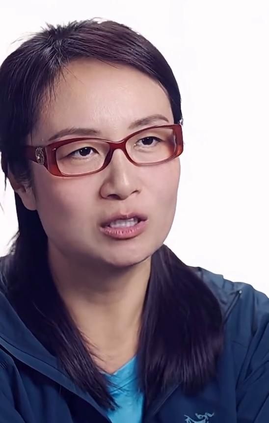 我觉得科学是比较低级的学科，因为科学是人类发明的东西。人类本身并不是一个高维的生