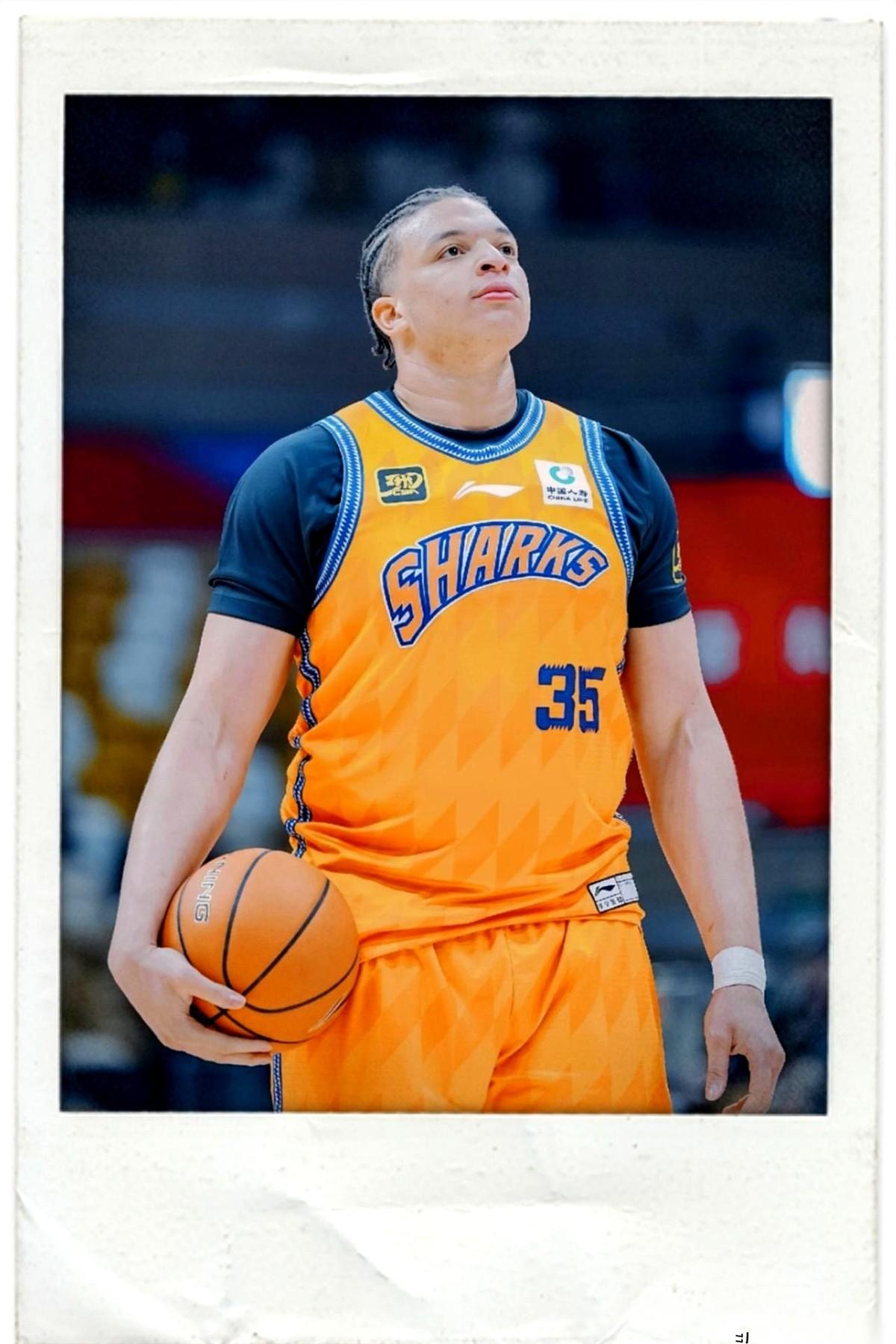 广东队这场打上海，愁的不是输赢，是主教练杜锋往场上那么一看，心直接沉了半截。对