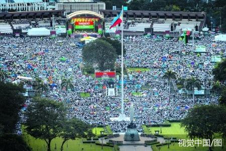 菲律宾持续爆发超大规模游行