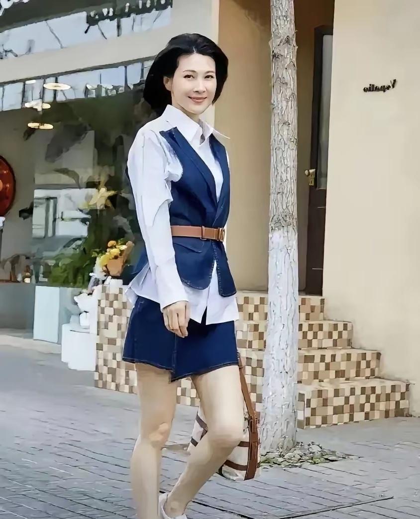 童蕾，一个观众都十分喜欢的女演员，那是因为观众都喜欢她在《亮剑》里饰演的田雨，李