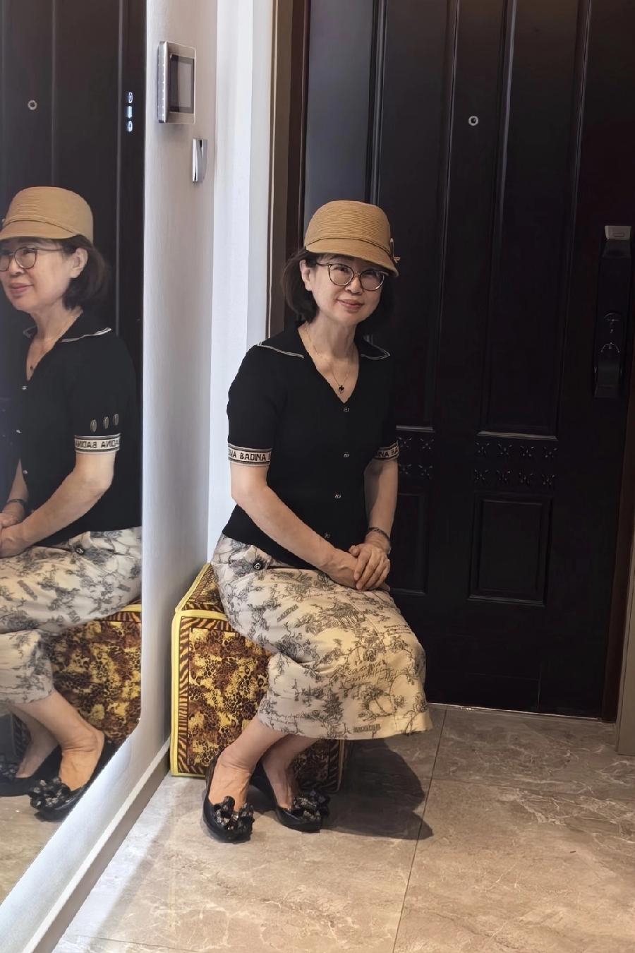 我妈是不是受什么刺激了？我妈退休前是单位宣传科的副科长，号称领导的话匣子，基本