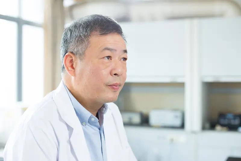 侯凡凡院士的科研人生太牛了！她从“养猪女兵”起步，一路成为中国科学院院士、南方医