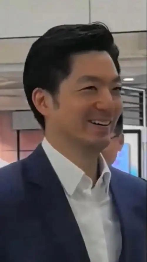 绿委王义川质疑蔣万安捅了马蜂窝台北市议会12日审议北市府送交议会的新寿