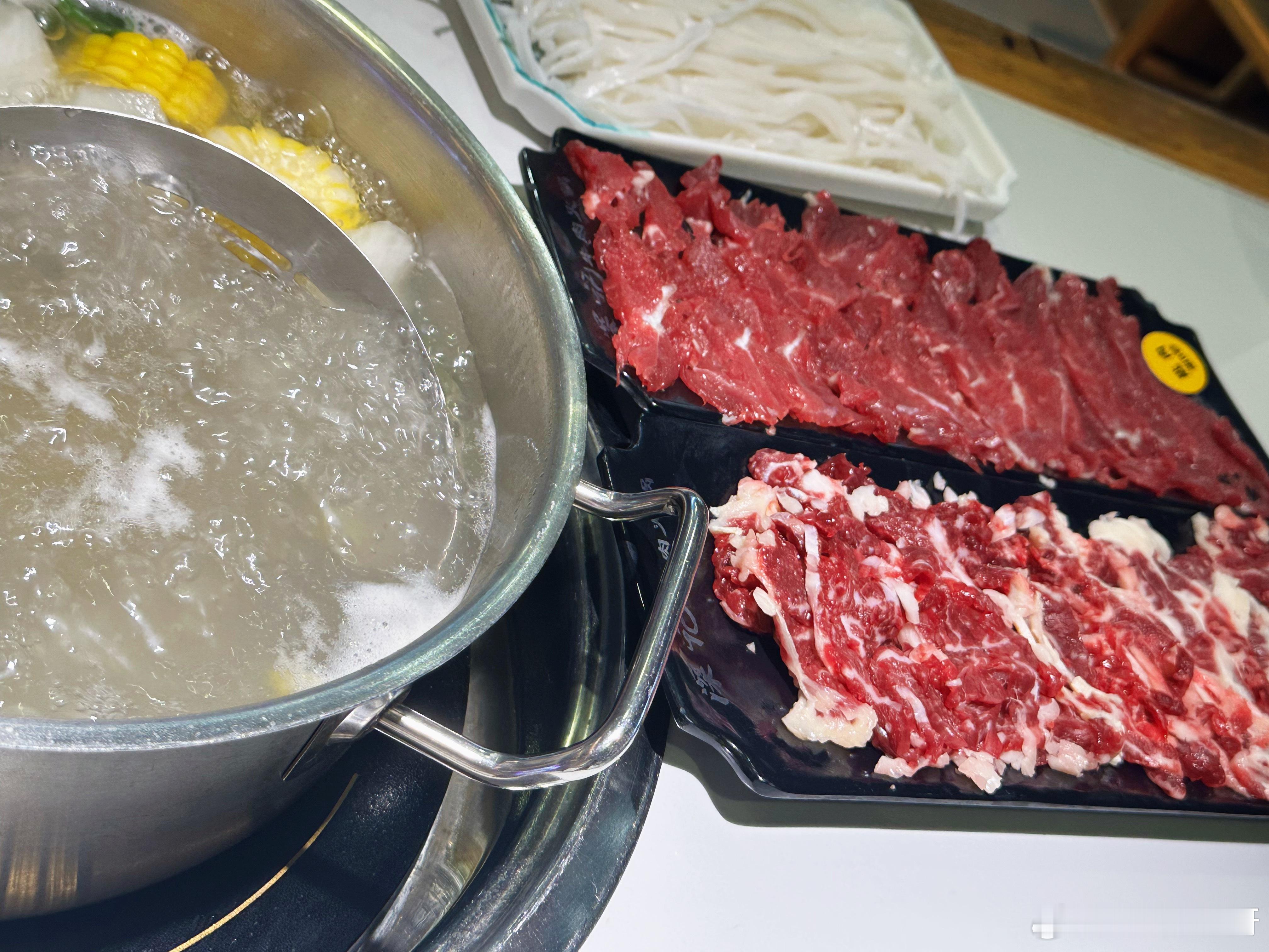 到达佛山！炫牛肉火锅中