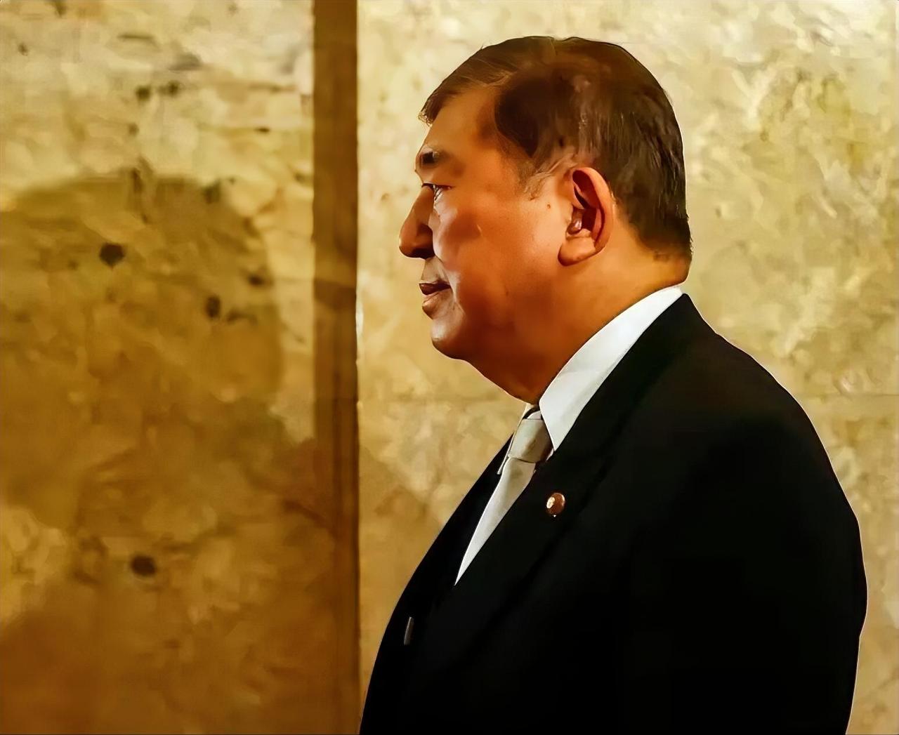 石破茂态度180度大转弯：高市早苗不必撤回涉台言论，中日互信已彻底破裂石破