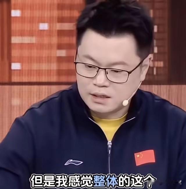 孙颖莎为何不是女队队长？侯英超这番话说的很明白了！他说:女队就一任队长丁宁，
