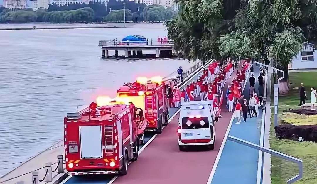 闹大了！辽宁暴走团阻碍救援车通行，上了人民日报！连央媒都痛批！辽宁当地各方和稀