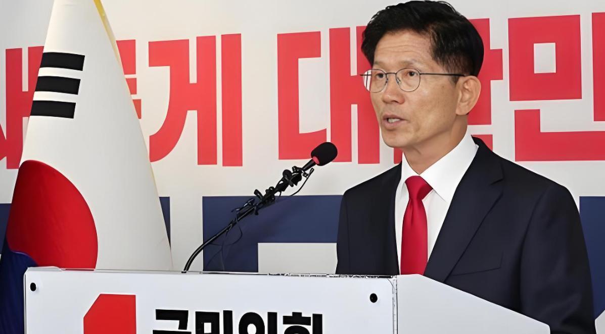 金文洙失败后，导致尹锡悦夫妇陷入了巨大的困境，就连朴槿惠也尴尬无比。其实当初看到