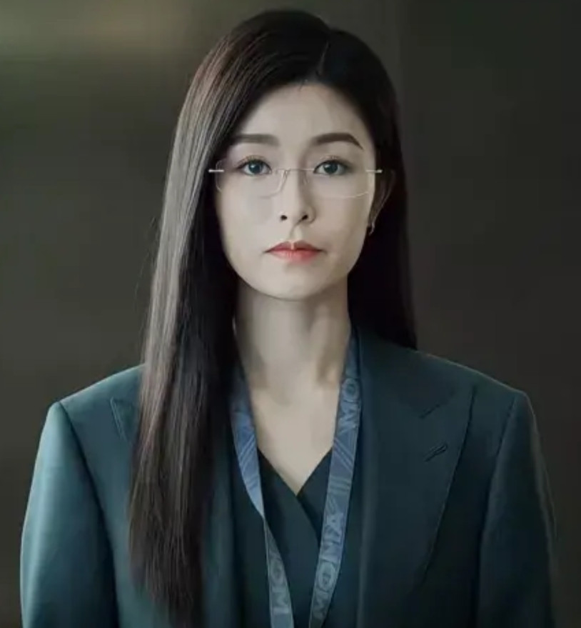 看了《不眠日》三集后。我专门去查了一下女主文咏珊。才发现这个女人实在不简