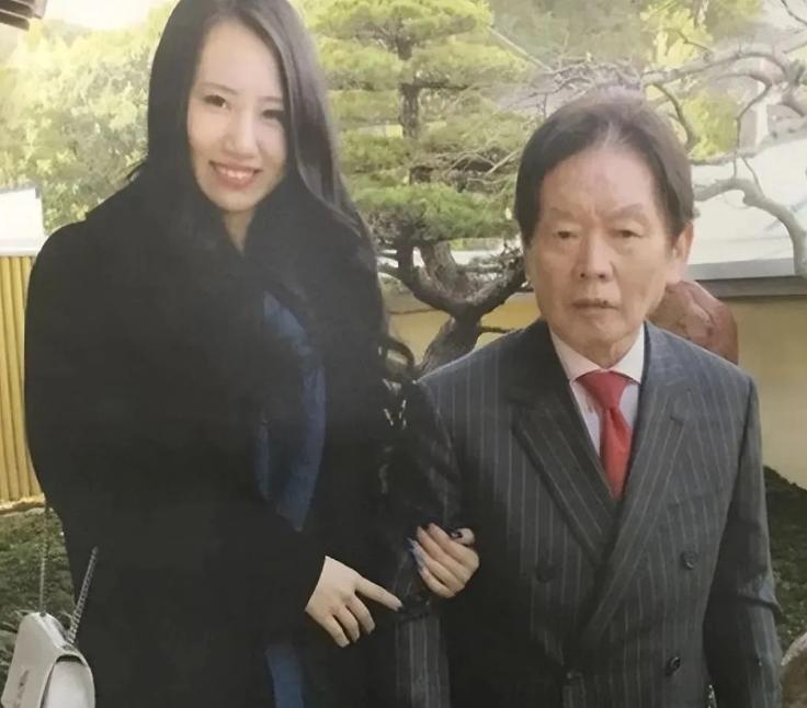 日本有个老男人，叫野崎幸助，这辈子挥霍了近2亿人民币，睡了4000个女人。有记者