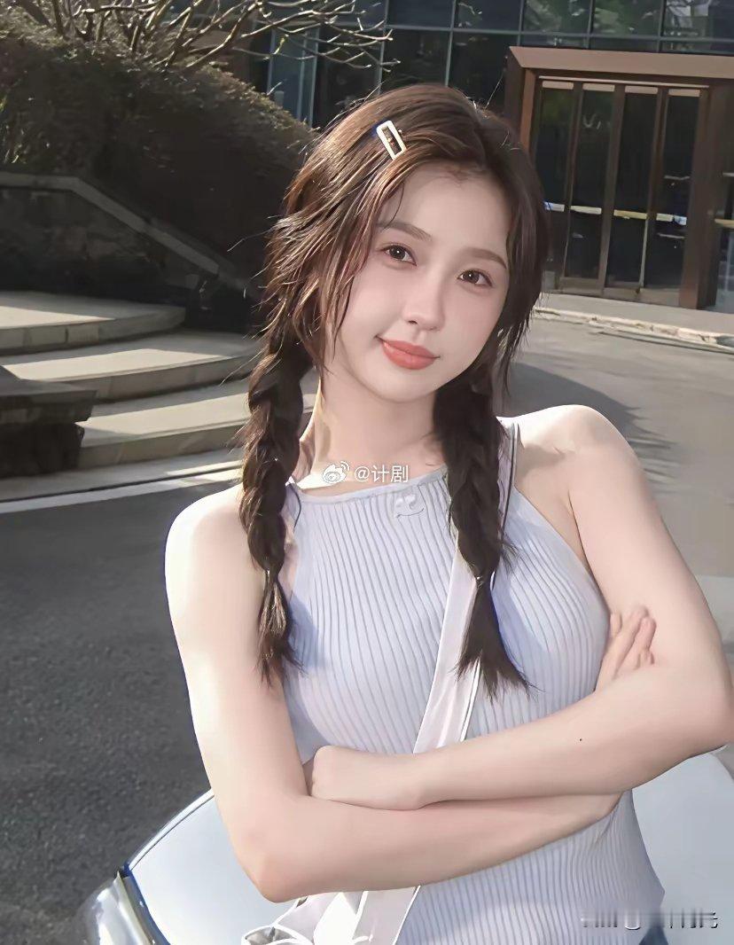 虞书欣这个人，虽然有很多众说纷纭的八卦，但是有一点，你没办法不承认。那就是她选剧