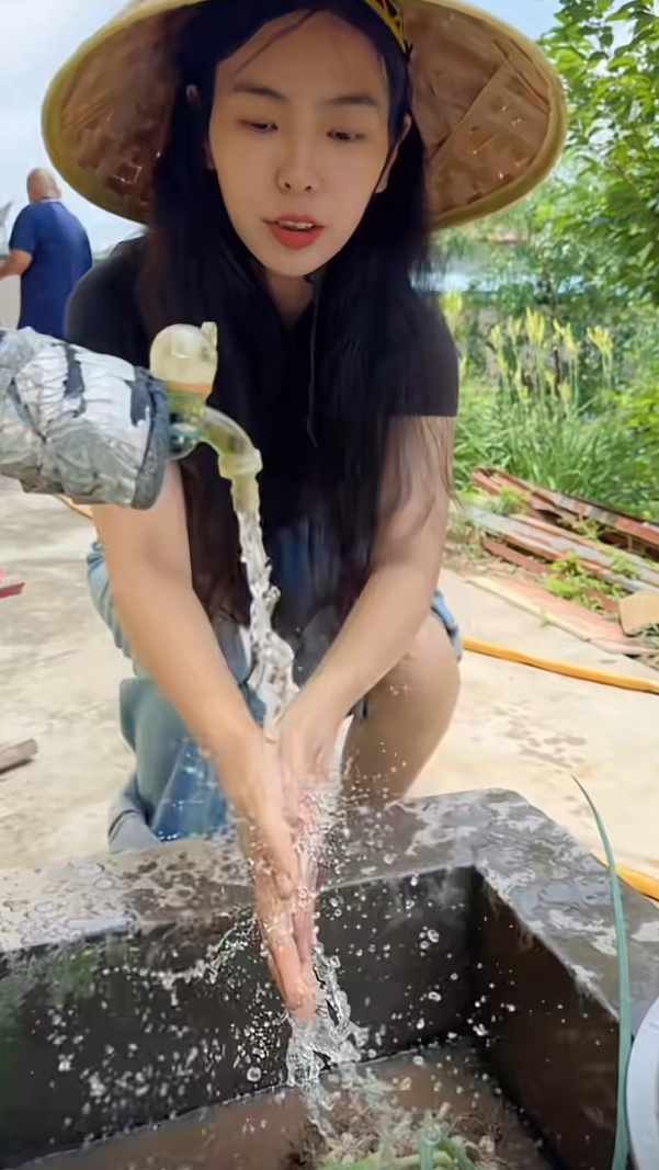 井水好凉，就是喜欢在老家的感觉！