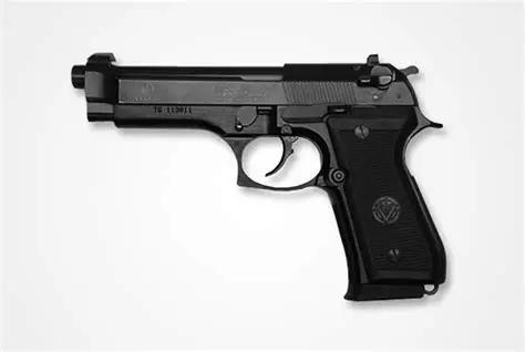 南非军警曾经使用的国产z88手枪，南非警察现在还在用在1980年代，南非军事和