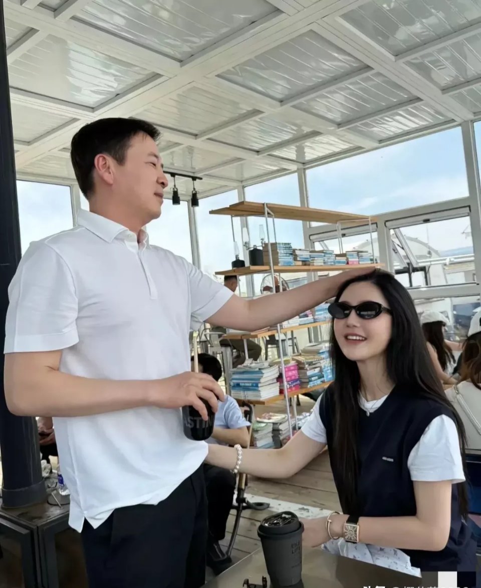 杨钰莹看到会不会心碎💔为了这个男人，搭上一辈子​​​