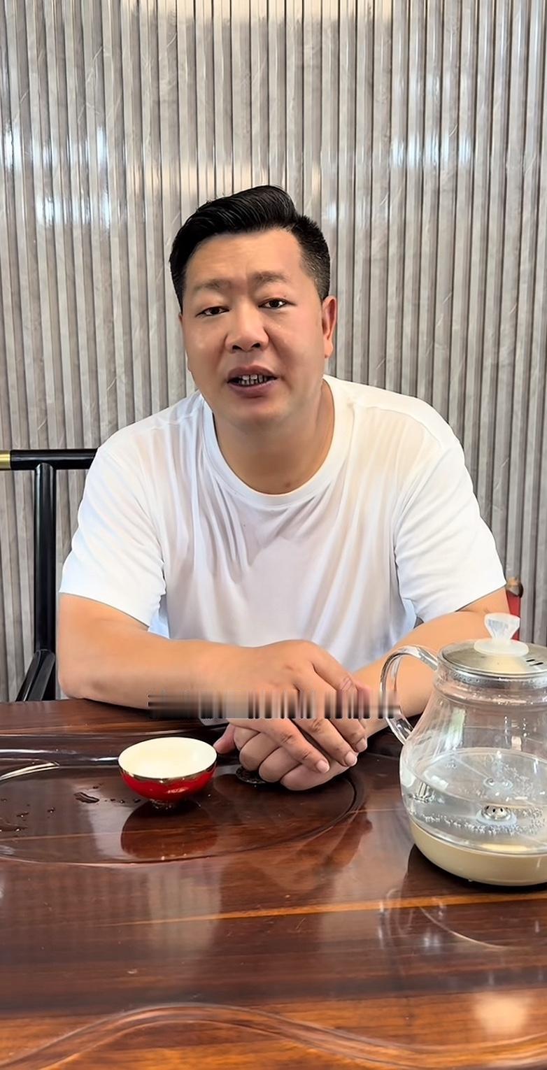 张大炮得了心脏病，已经确诊了。他说从现在开始整个人都得改变了。医生说、饮食必须