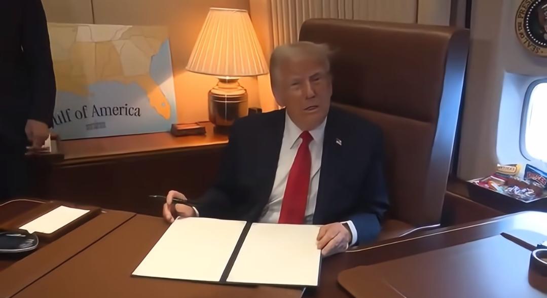 变脸比翻书快！特朗普两天三提示好中国，4月访华背后的算盘，明眼人都懂前脚