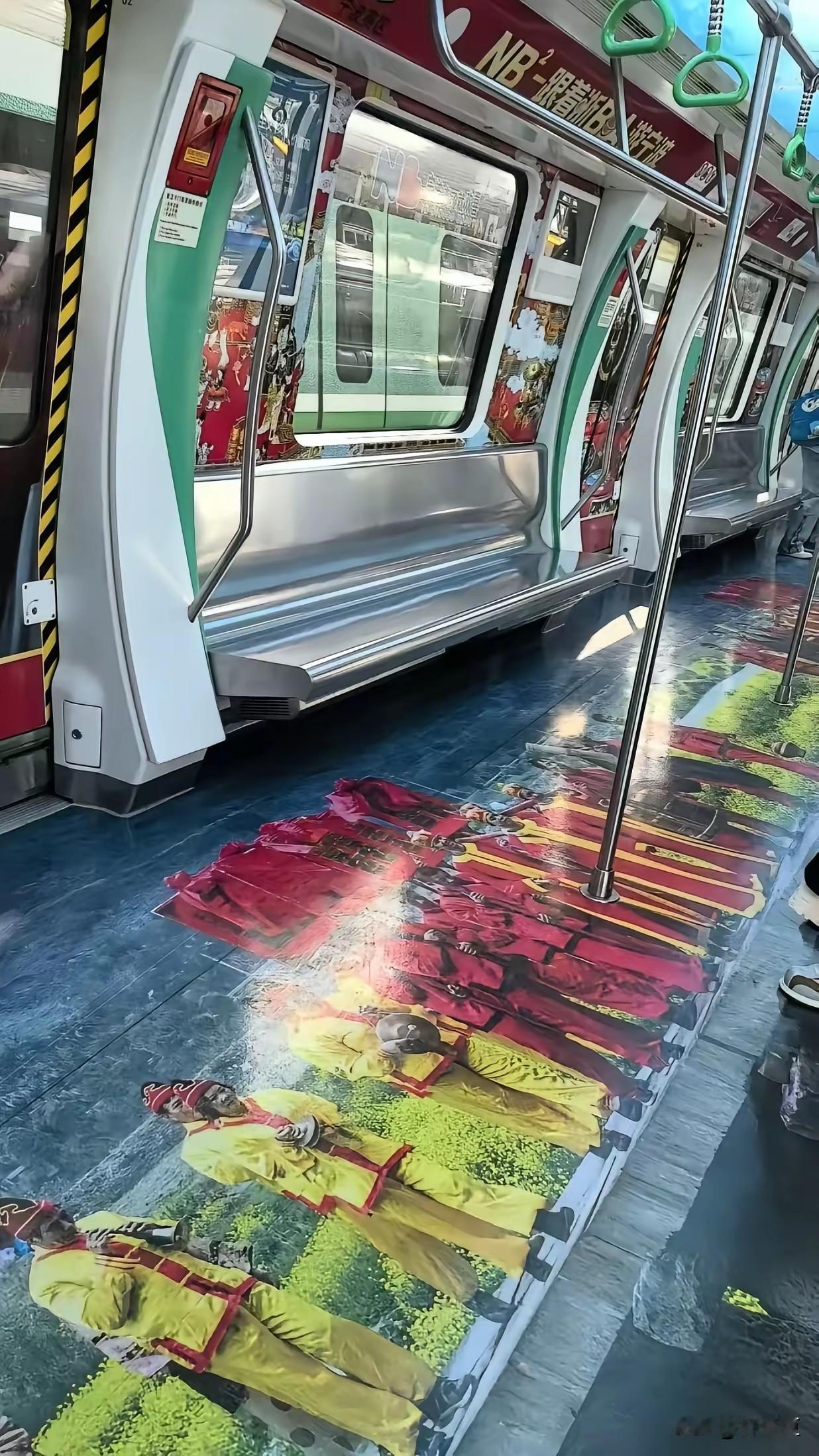 宁波地铁这个民宿宣传咋看着这么瘆人呢？宣传民俗文化是好事，值得表扬，但也要注意