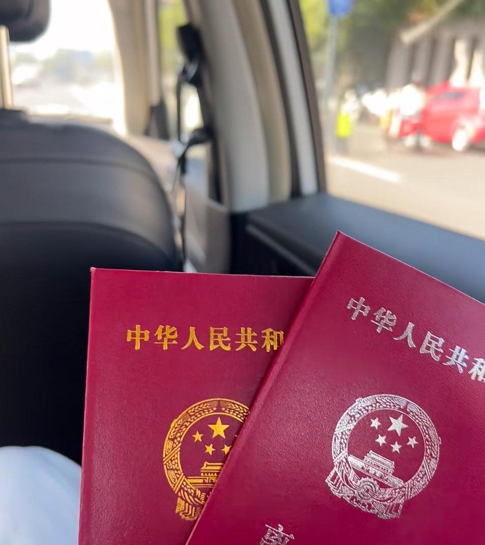 61岁伺候1个偏瘫老伴，再捡回1个3岁孙子，我这把老骨头还能活几年？儿子把离婚证