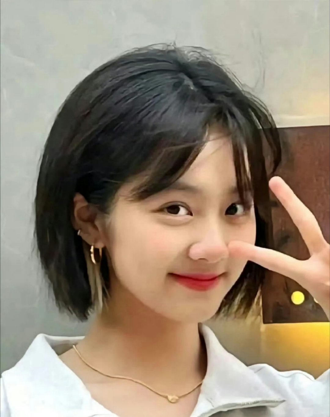 黄多多出演人鱼她妈出道的时候就是演和人鱼有关的电视剧《天地传说之鱼美人》，女儿