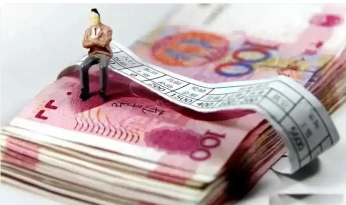 你以为家庭年入30万就算中产了？说句实话，光看收入达标没用。如果不敢生病、不敢失