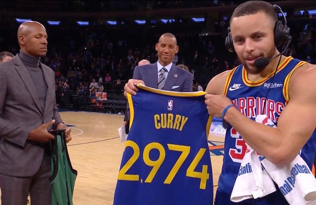 4年前的今天斯蒂芬·库里打破了NBA历史上三分球命中数最多的纪录。自那以后，他已