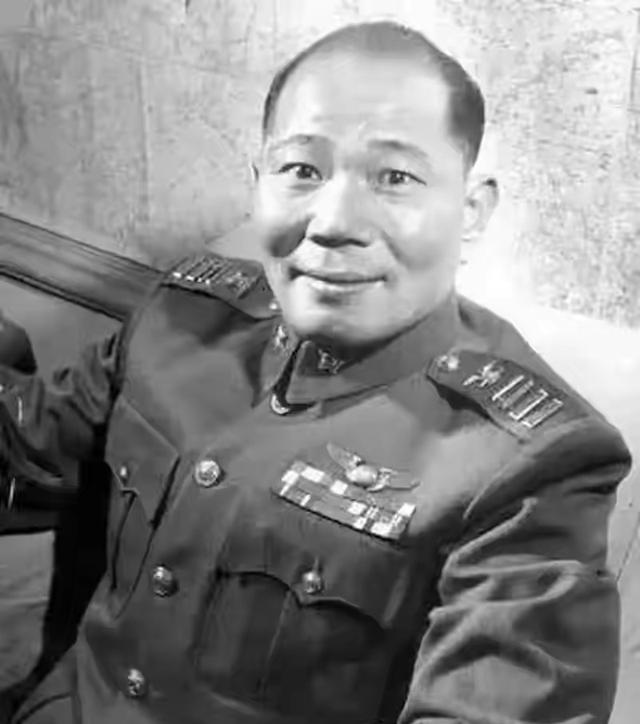 蒋介石为何没炸开国大典？毛人凤提议动手，老蒋望向窗外一声不吭1949年10月