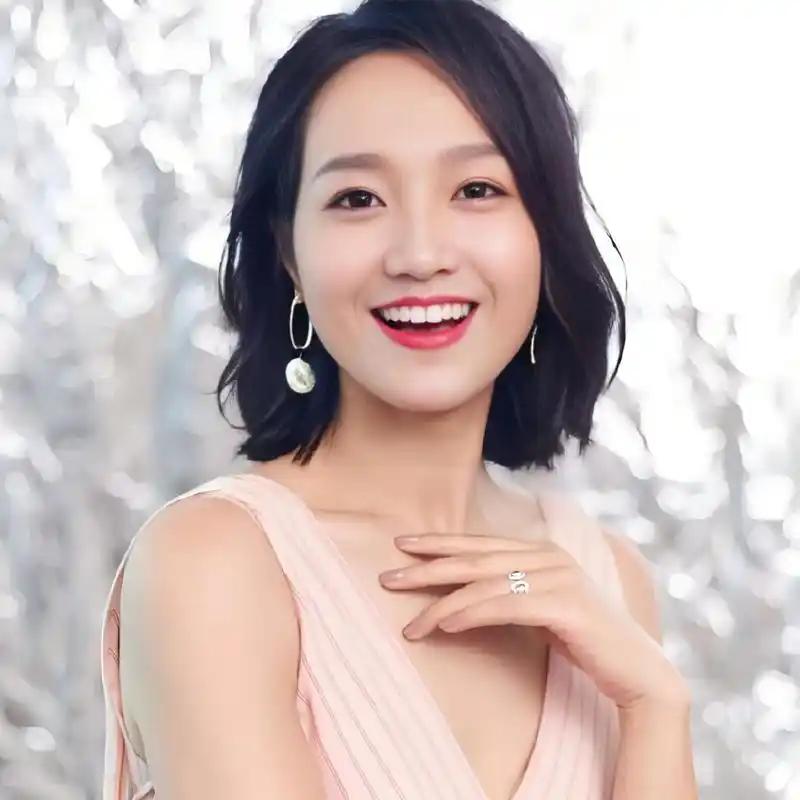 朱丹第一次去见周一围爸妈，肚子已经六个月。没领证，没办婚礼，连面都没见过。出发前
