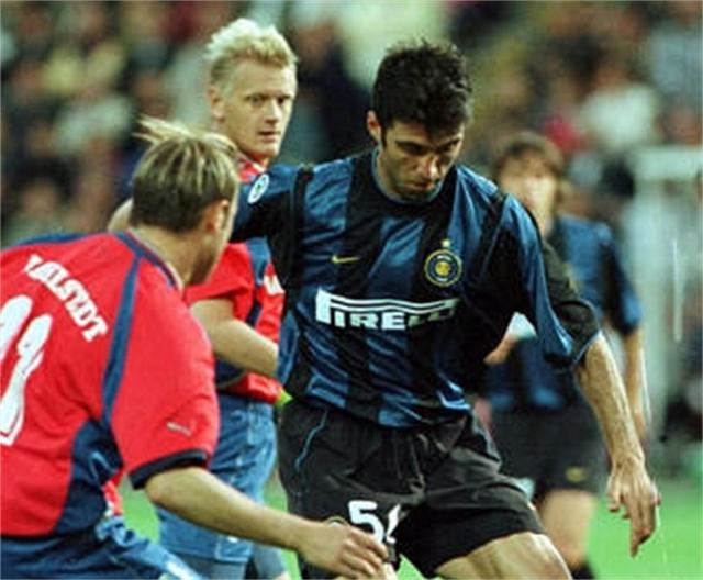 国米的大水果，还有谁记得他？他是国米历史上土耳其球员的第一人，也是土耳其在世纪