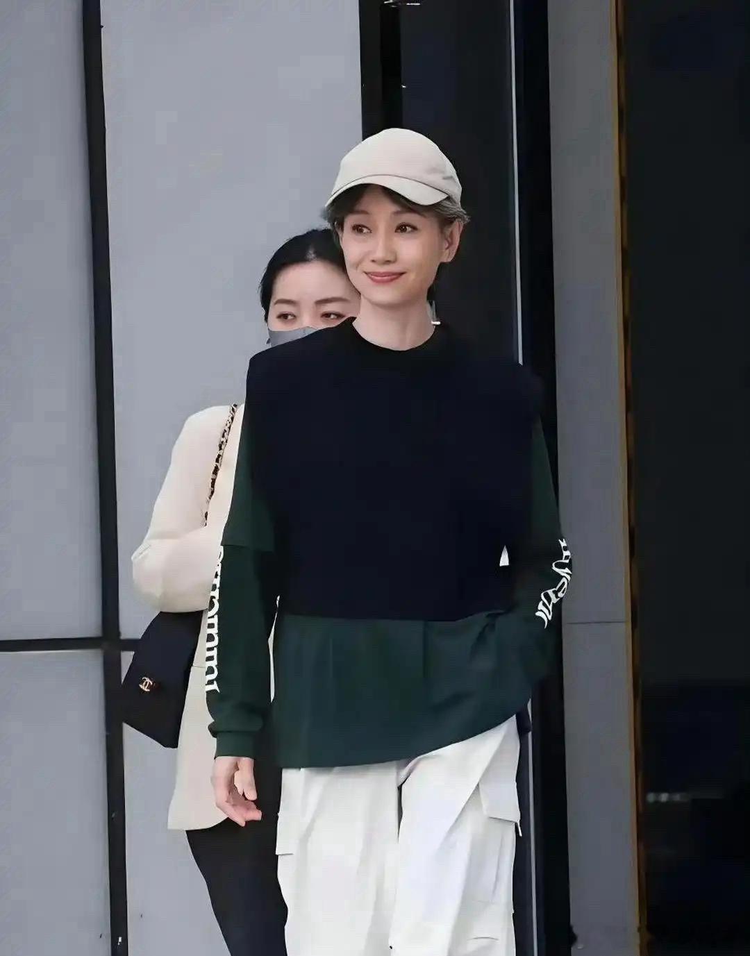 许仙成精了，63岁的叶童这状态绝了￼￼