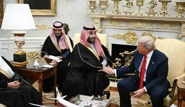 沙特王储深知中美有别，他给中方真金白银，对特朗普只画大饼5月13日，特朗普带着