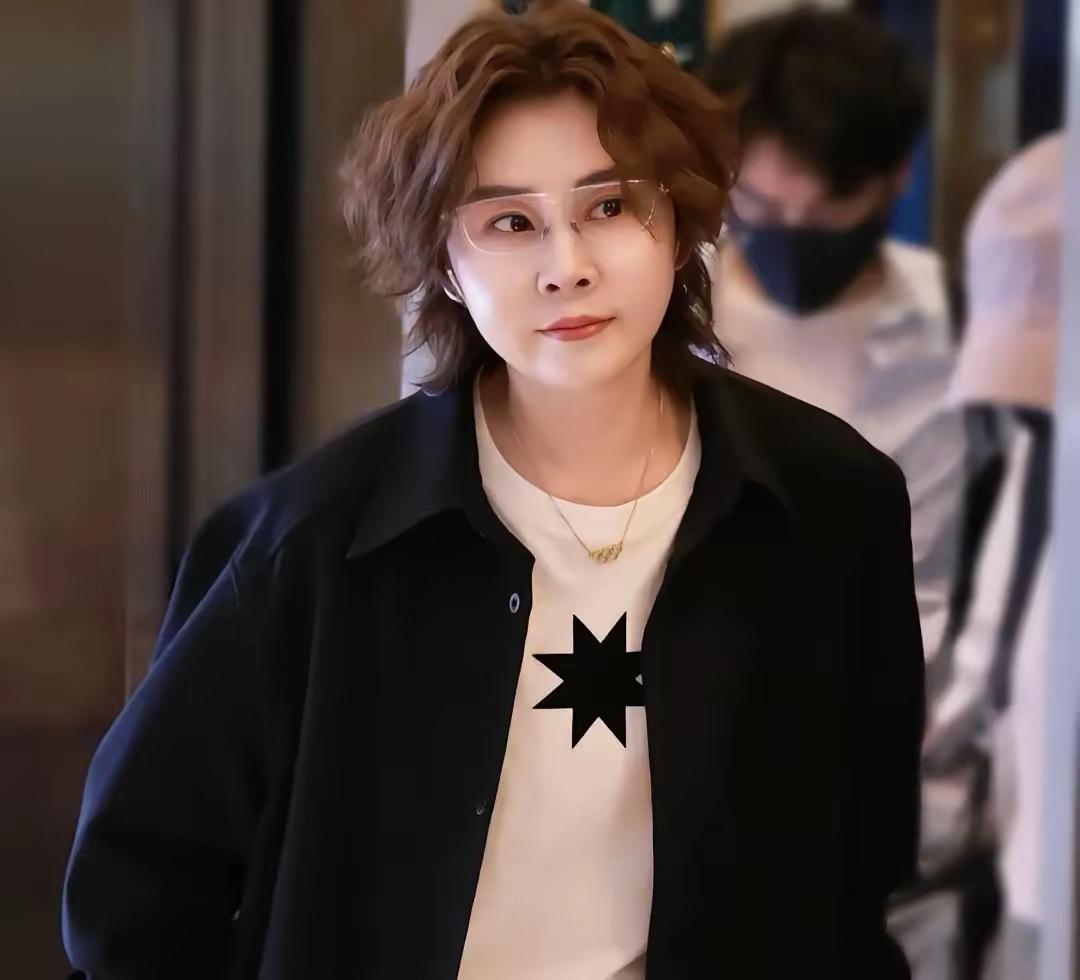 王濛为什么不结婚？不是没人喜欢她，也不是她年龄大了，她都41岁了，早就不需要靠婚