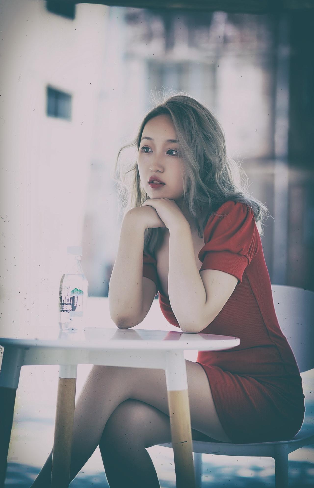 港风胶片写真港风写真胶片写真人像摄影故事感照片