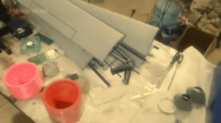 伊朗开始抓捕以色列摩萨德特工，发现了他们组装无人机的作坊。以色列特工在德黑兰郊区