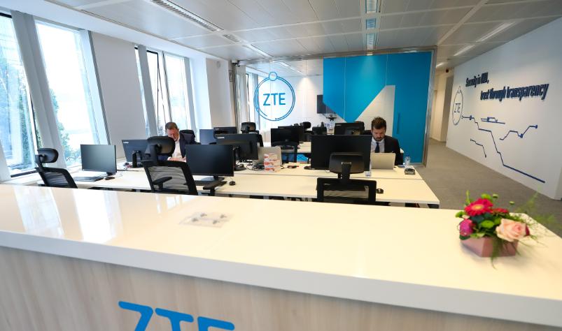 2017年3月，11.92亿美元的支票被推到谈判桌中央，美国商务部的红色印章在文