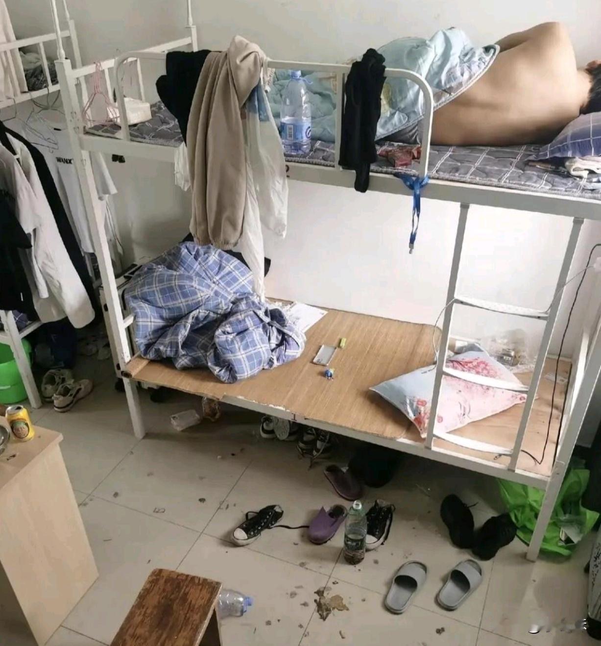 这样的寝室有没有住过？