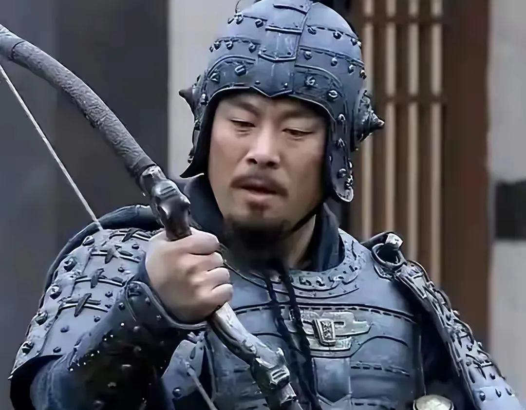 曹丕被立为世子的那一夜，酒至半酣，许褚突然跪，说道："魏王，有一件事我憋了很久！